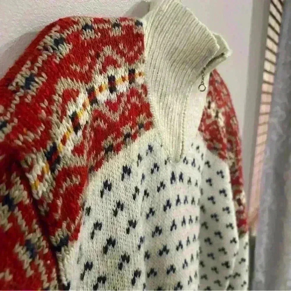 Liz Wear Women’s Sweater. Great Holiday Look. size medium. - Picture 4 of 12